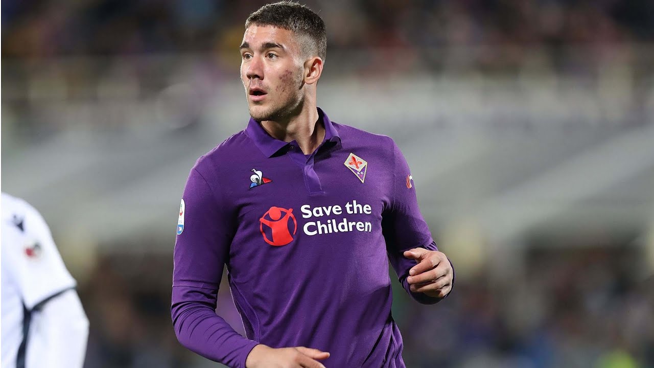 Ex Fiorentina Ace Urges Dusan Vlahovic To Snub West Ham Forever West Ham